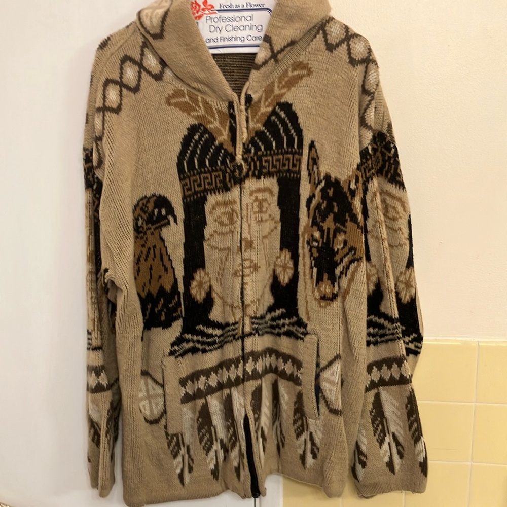 ANDES Artesanias Made in Ecuador Heavy Hooded Zip-Up Jacket